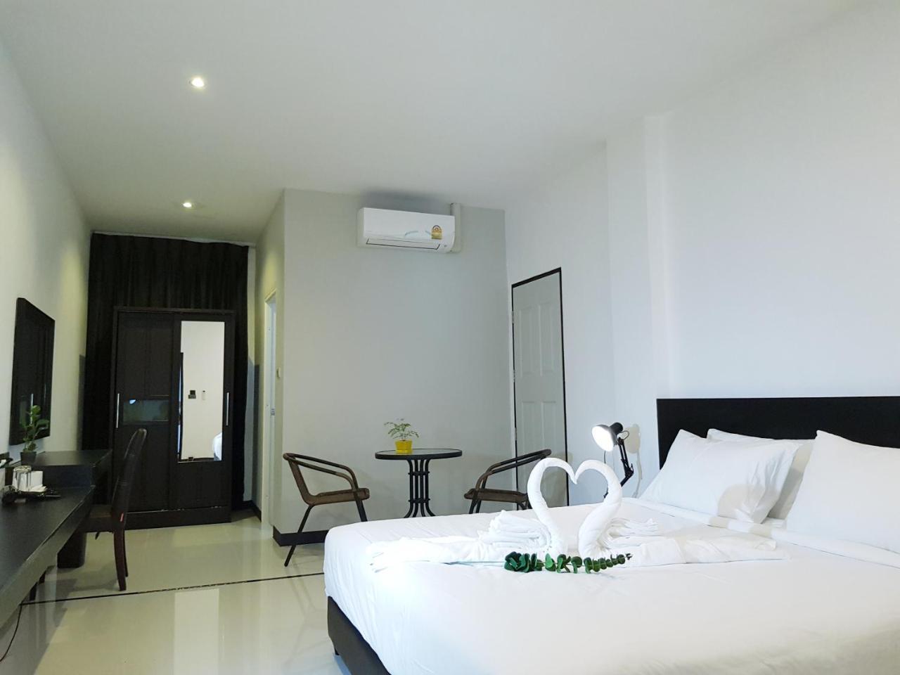 Azz Hotel Чиангмай Экстерьер фото